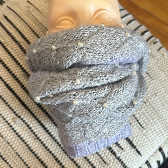 Scarf - Picture 9 of 10